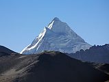 15 Lobuche Kang II From Tong La The first ascent of Labuche Kang II (7072m) in Tibet was carried out by the Swiss Alpine Club expedition with Christian Meillard, Thierry Bionda et Andr� M�ller reaching the top on April 30, 1995; Simon Perritaz, Andr� Geiser and Pierre Robert followed on May 2; finally, Dominique Gouzi, Carole Milz, Heinz H�gli and Doris L�scher succeeded on May 5.